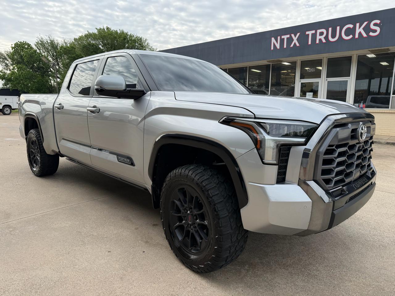 Toyota Tundra Limited CrewMax 4WD Long Bed 2024