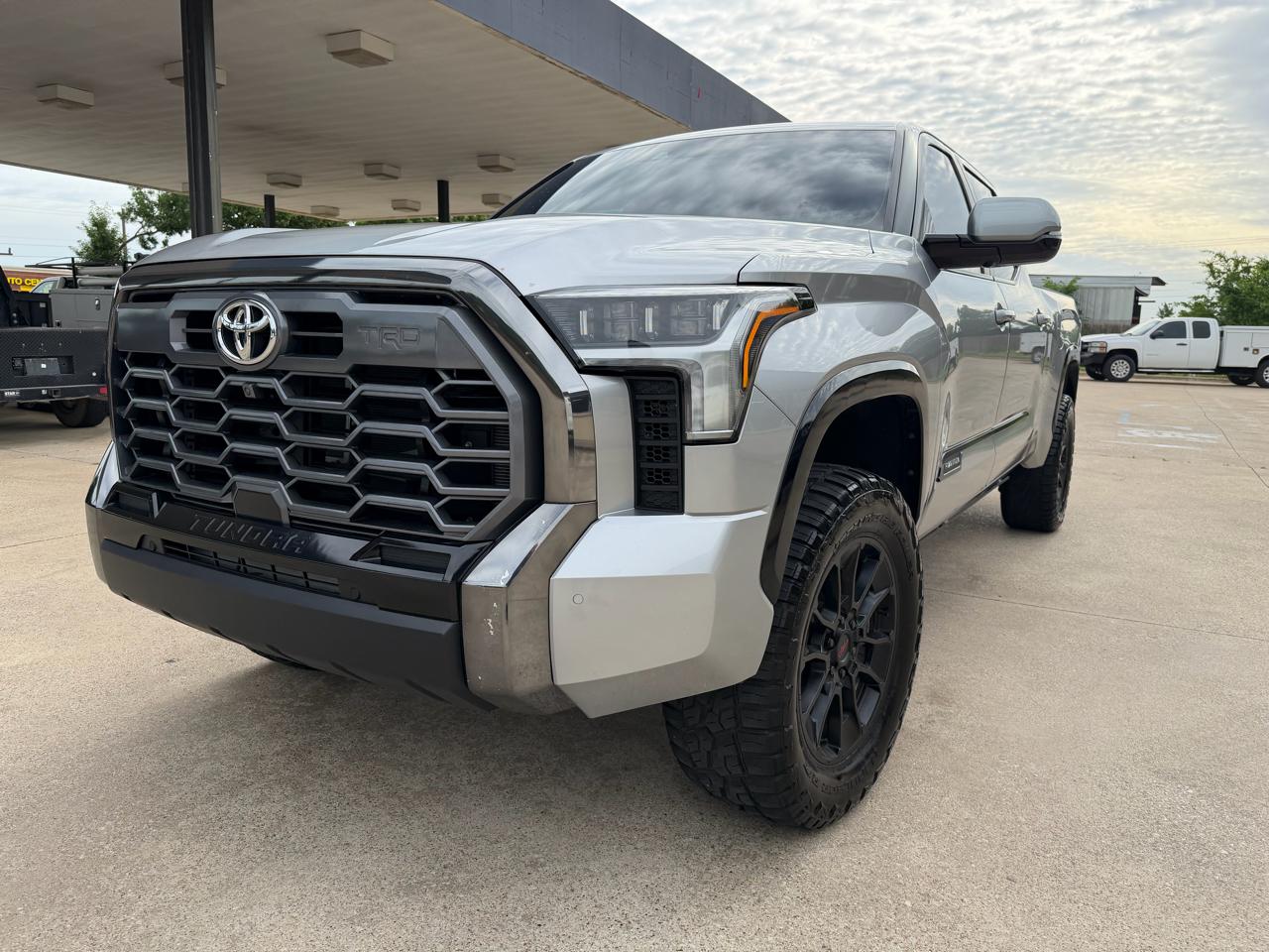 Toyota Tundra Limited CrewMax 4WD Long Bed 2024