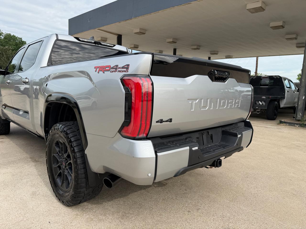 Toyota Tundra Limited CrewMax 4WD Long Bed 2024