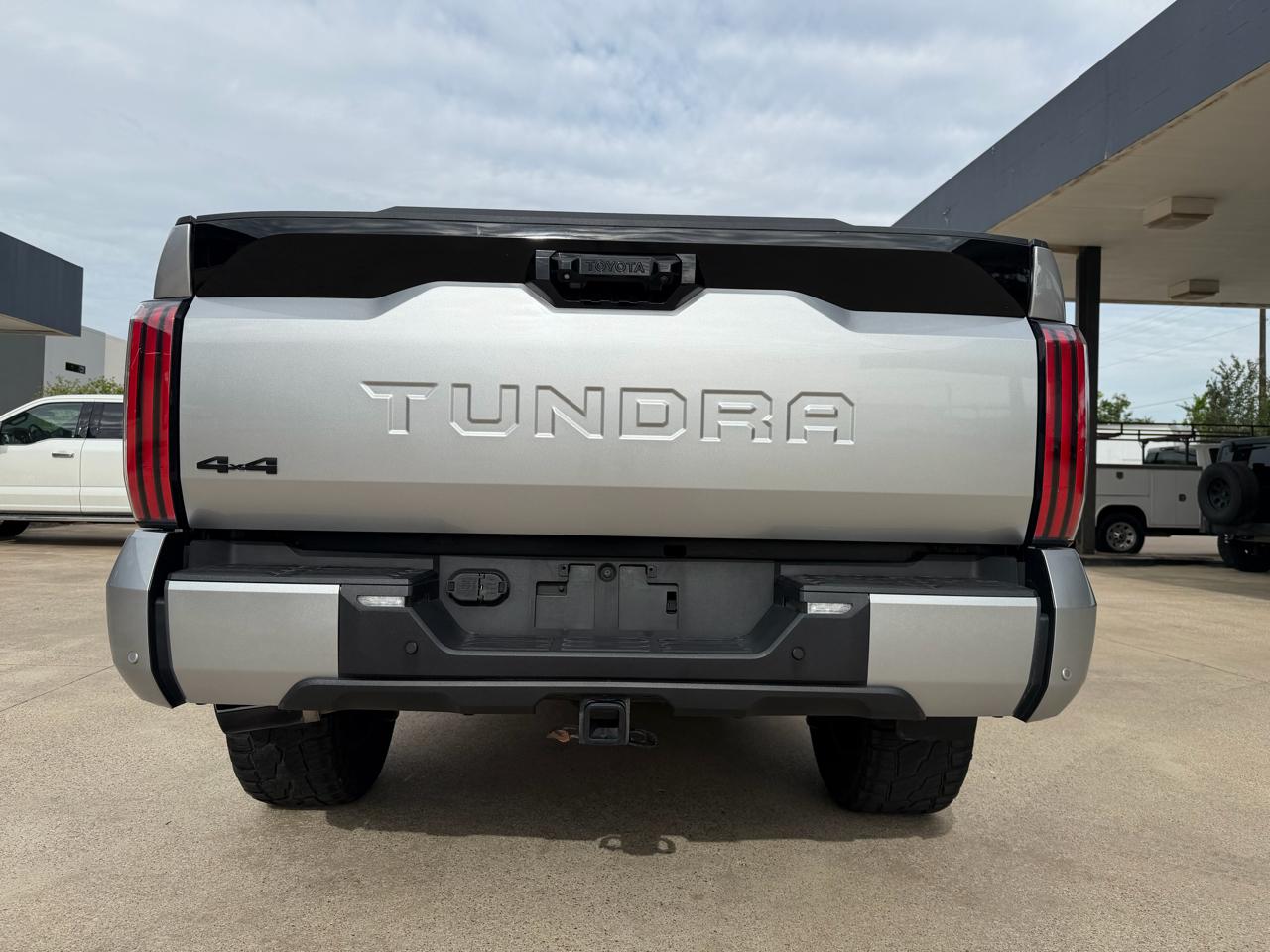 Toyota Tundra Limited CrewMax 4WD Long Bed 2024