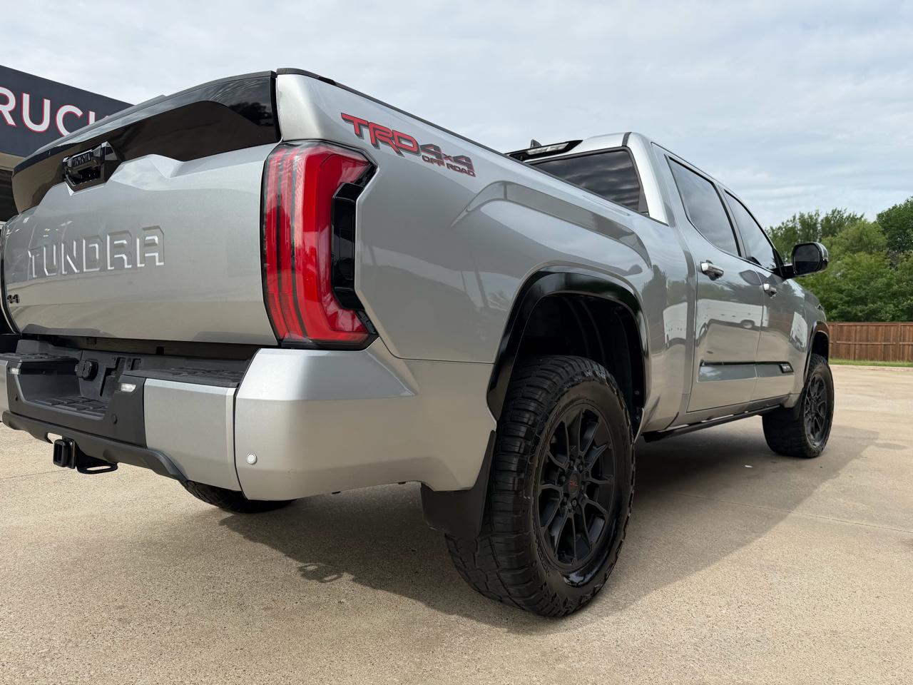 Toyota Tundra Limited CrewMax 4WD Long Bed 2024