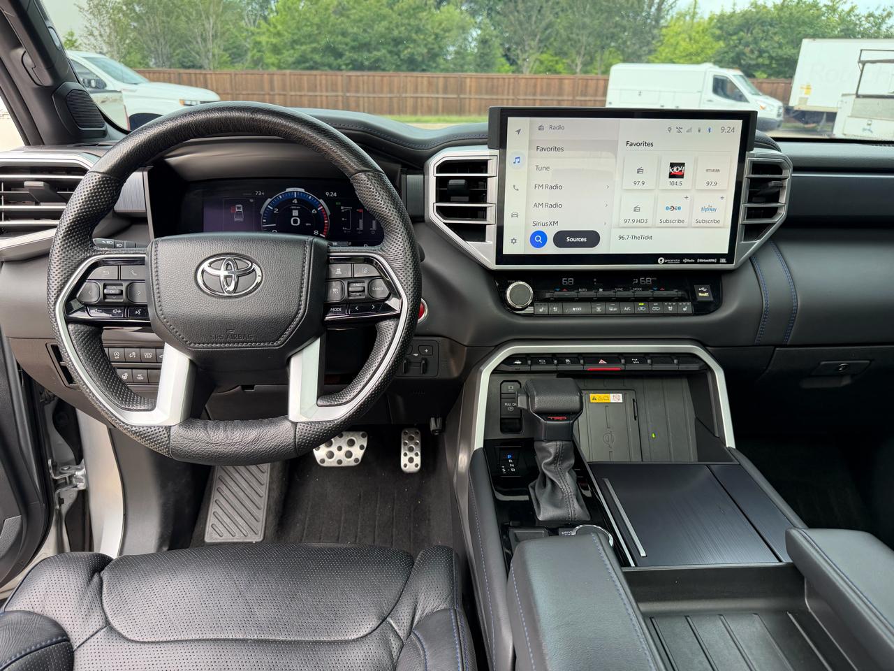 Toyota Tundra Limited CrewMax 4WD Long Bed 2024