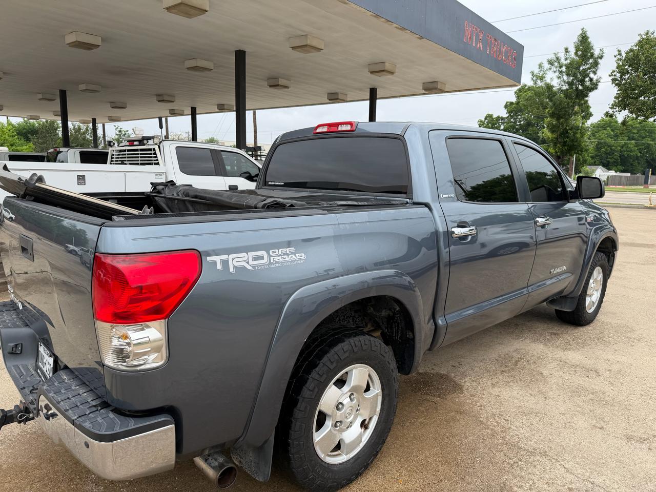 Toyota Tundra Limited CrewMax 5.7L 2WD 2008
