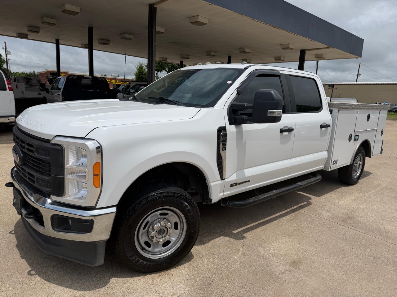 Ford F-250 SD XL Crew Cab 4WD 2023