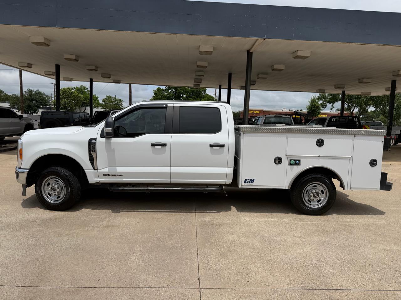 Ford F-250 SD XL Crew Cab 4WD 2023