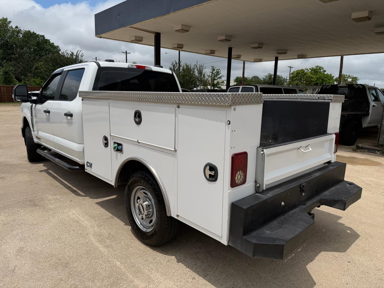 Ford F-250 SD XL Crew Cab 4WD 2023