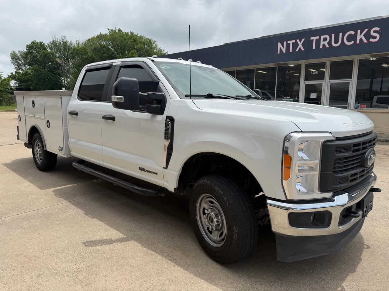 Ford F-250 SD XL Crew Cab 4WD 2023