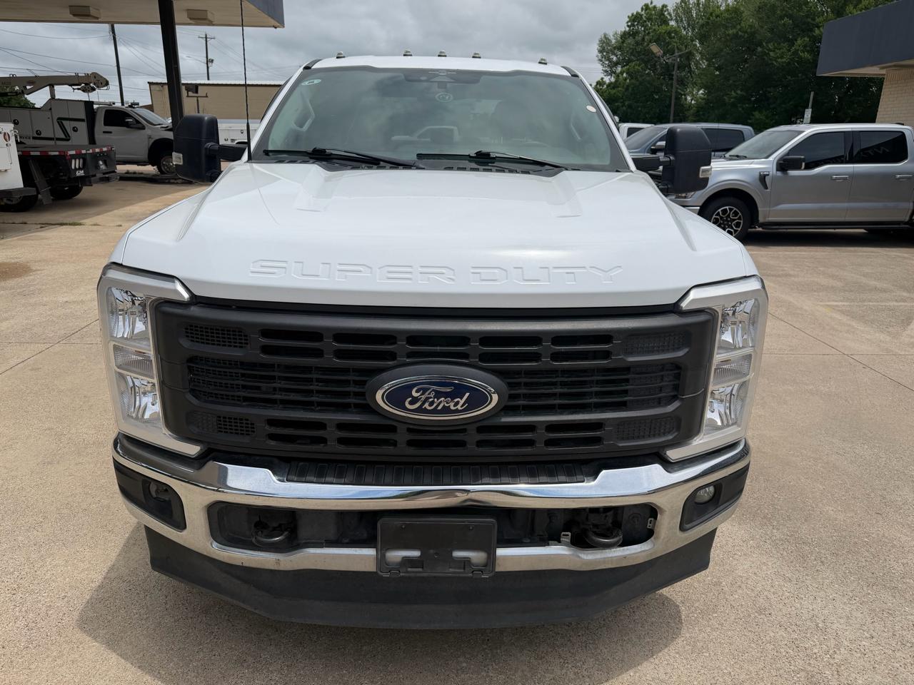 Ford F-250 SD XL Crew Cab 4WD 2023