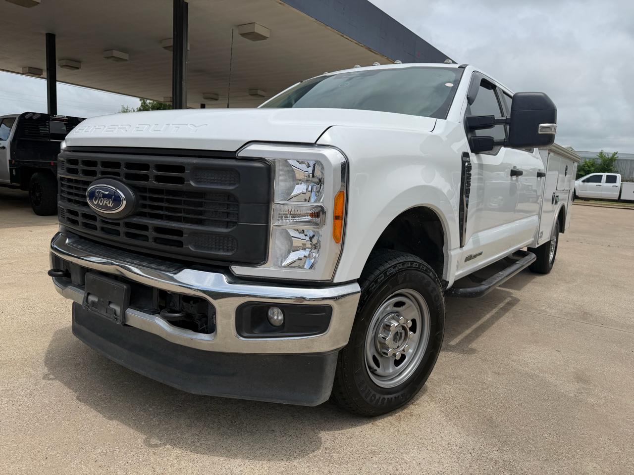 Ford F-250 SD XL Crew Cab 4WD 2023