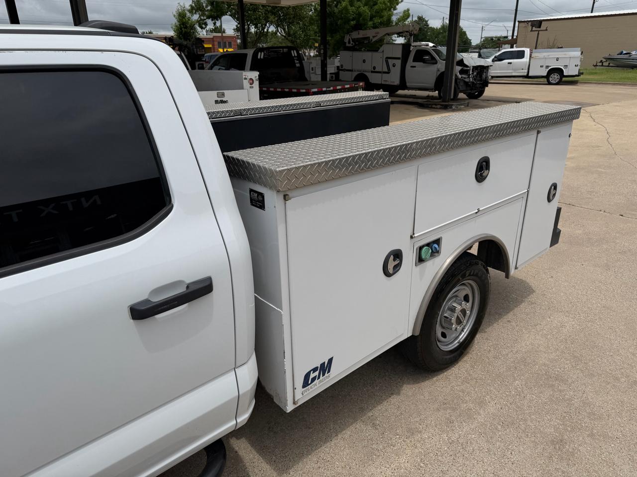 Ford F-250 SD XL Crew Cab 4WD 2023