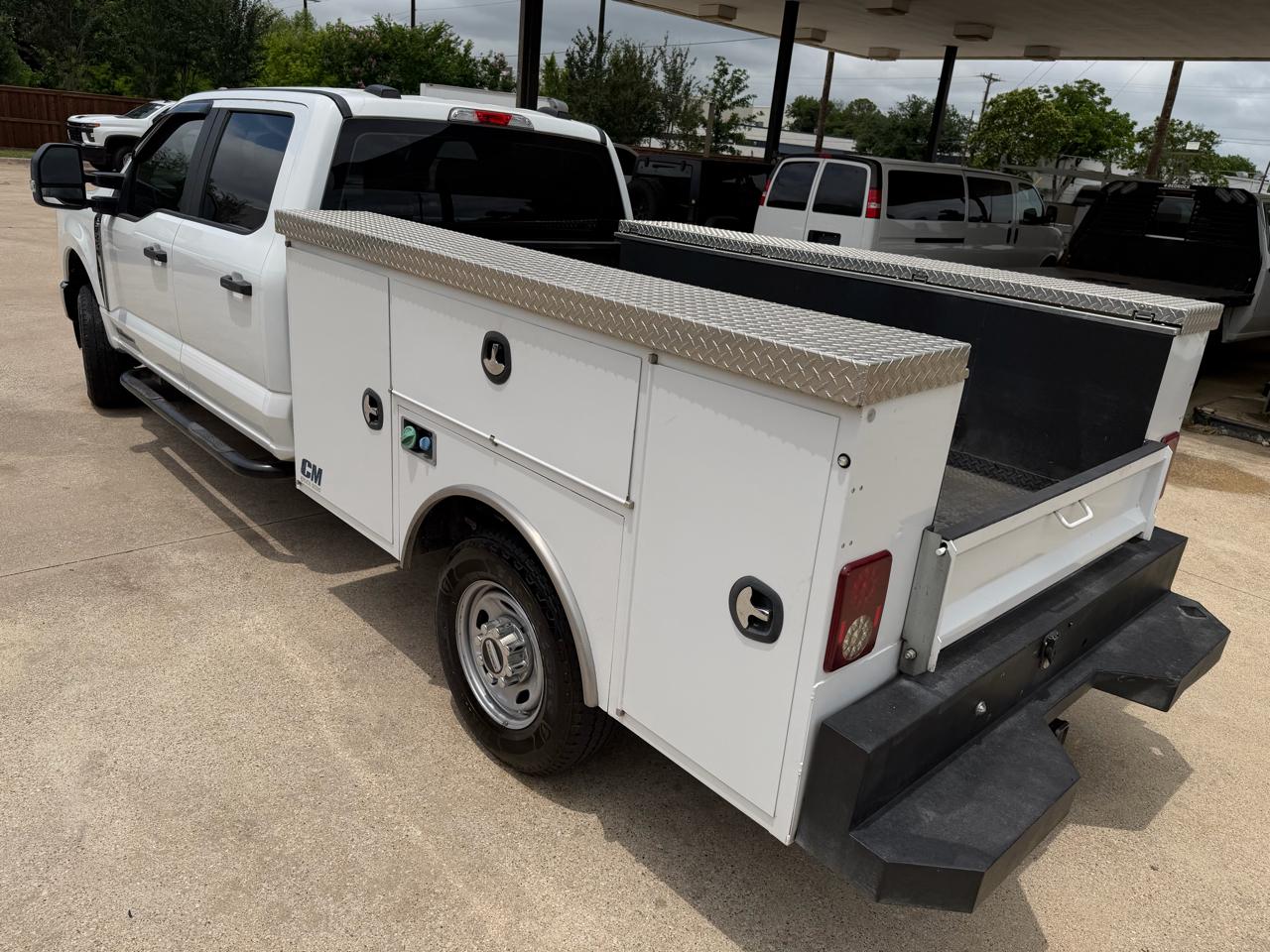 Ford F-250 SD XL Crew Cab 4WD 2023