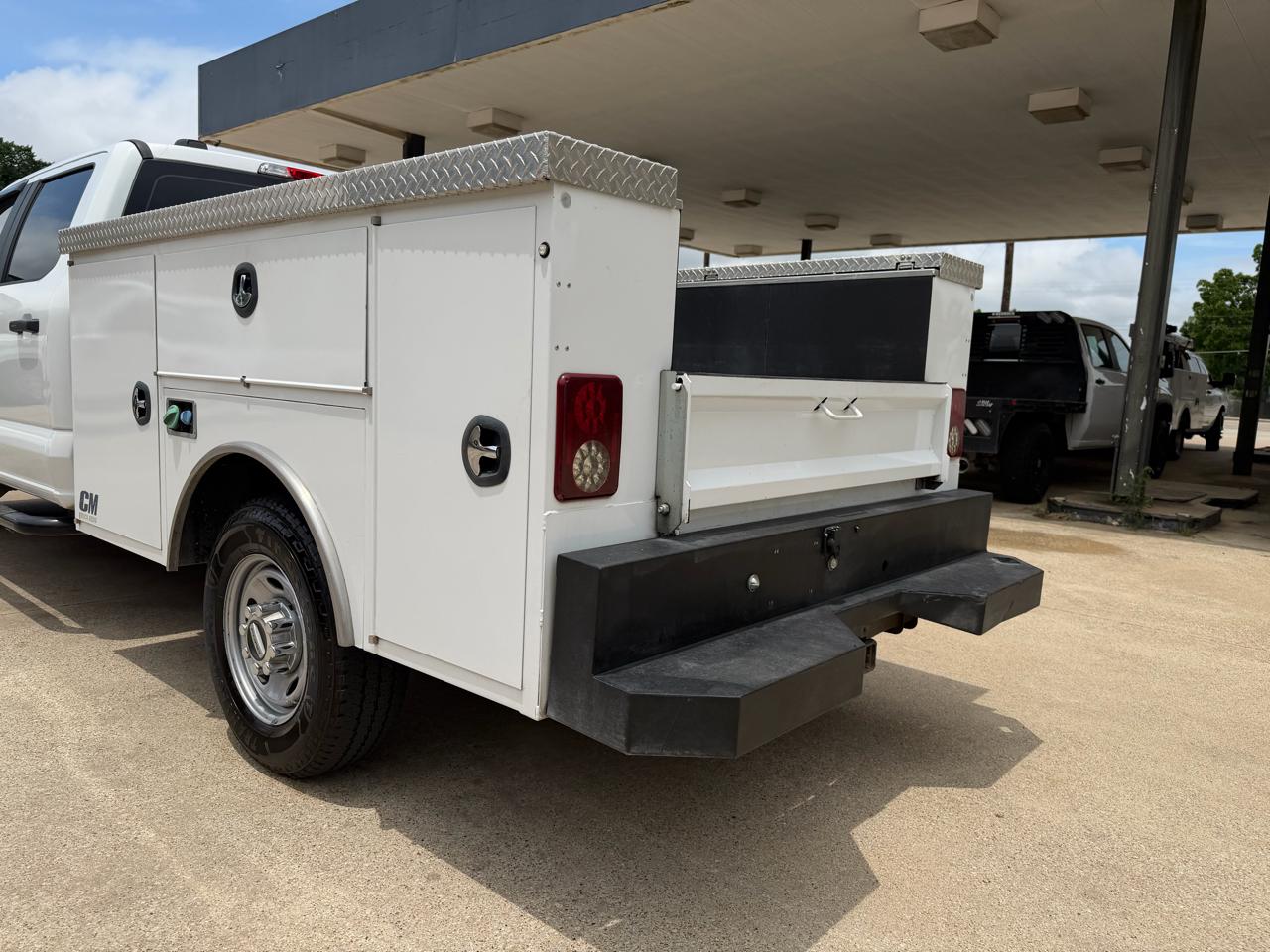 Ford F-250 SD XL Crew Cab 4WD 2023