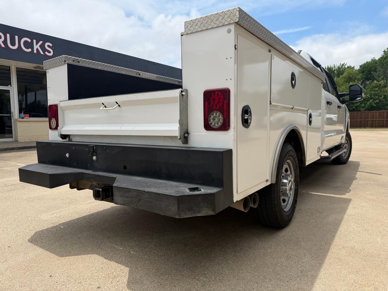 Ford F-250 SD XL Crew Cab 4WD 2023