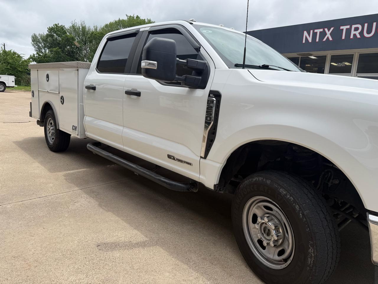 Ford F-250 SD XL Crew Cab 4WD 2023