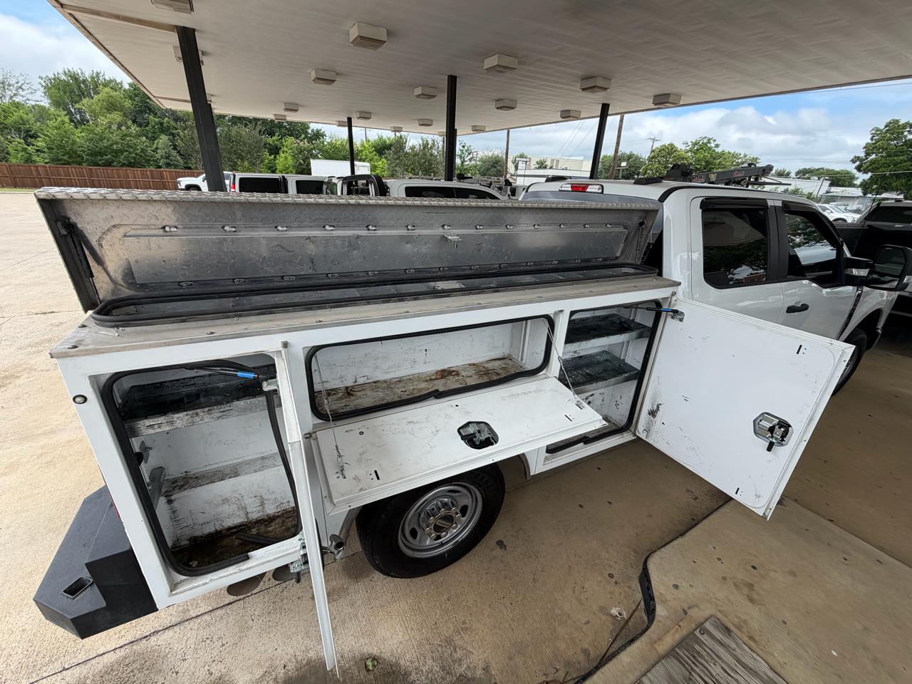 Ford F-250 SD XL Crew Cab 4WD 2023