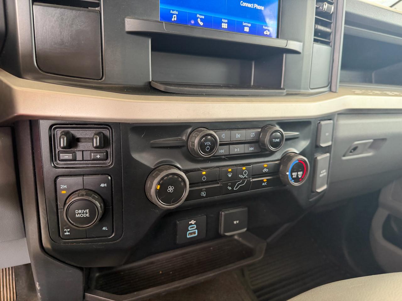 Ford F-250 SD XL Crew Cab 4WD 2023