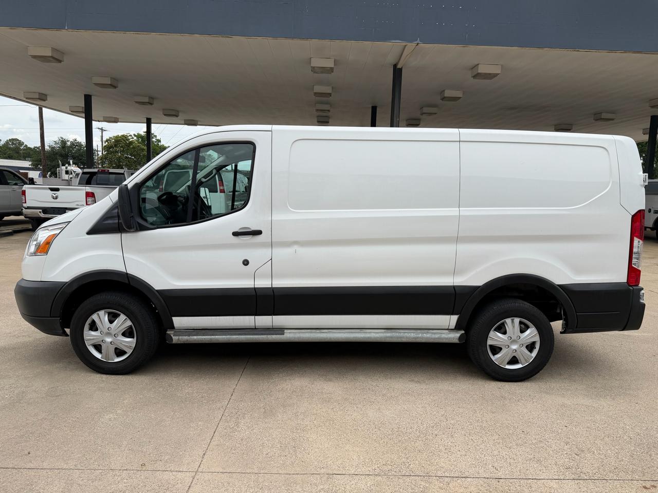 Ford Transit 250 Van Low Roof 60/40 Pass.130-in. WB 2019