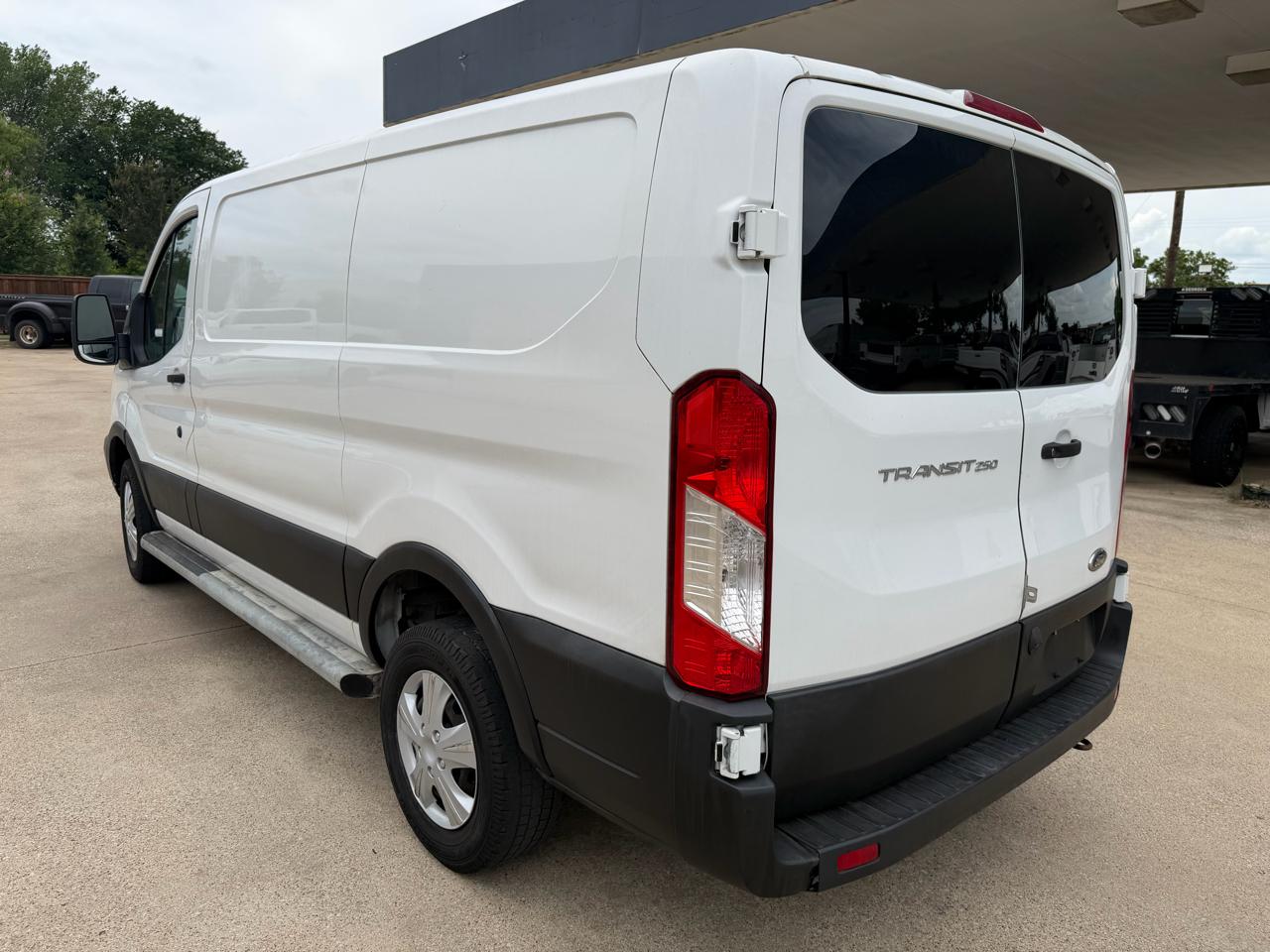 Ford Transit 250 Van Low Roof 60/40 Pass.130-in. WB 2019
