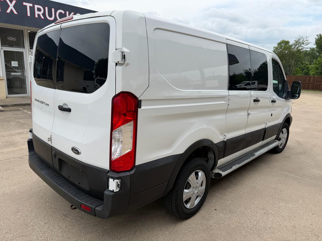 Ford Transit 250 Van Low Roof 60/40 Pass.130-in. WB 2019