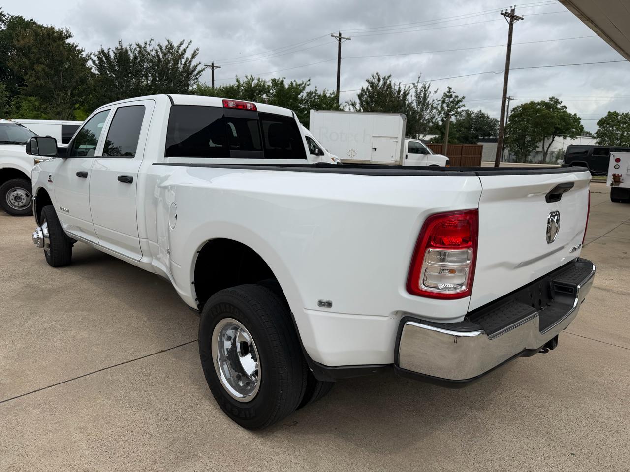 RAM 3500 Tradesman Crew Cab 4WD DRW 2022