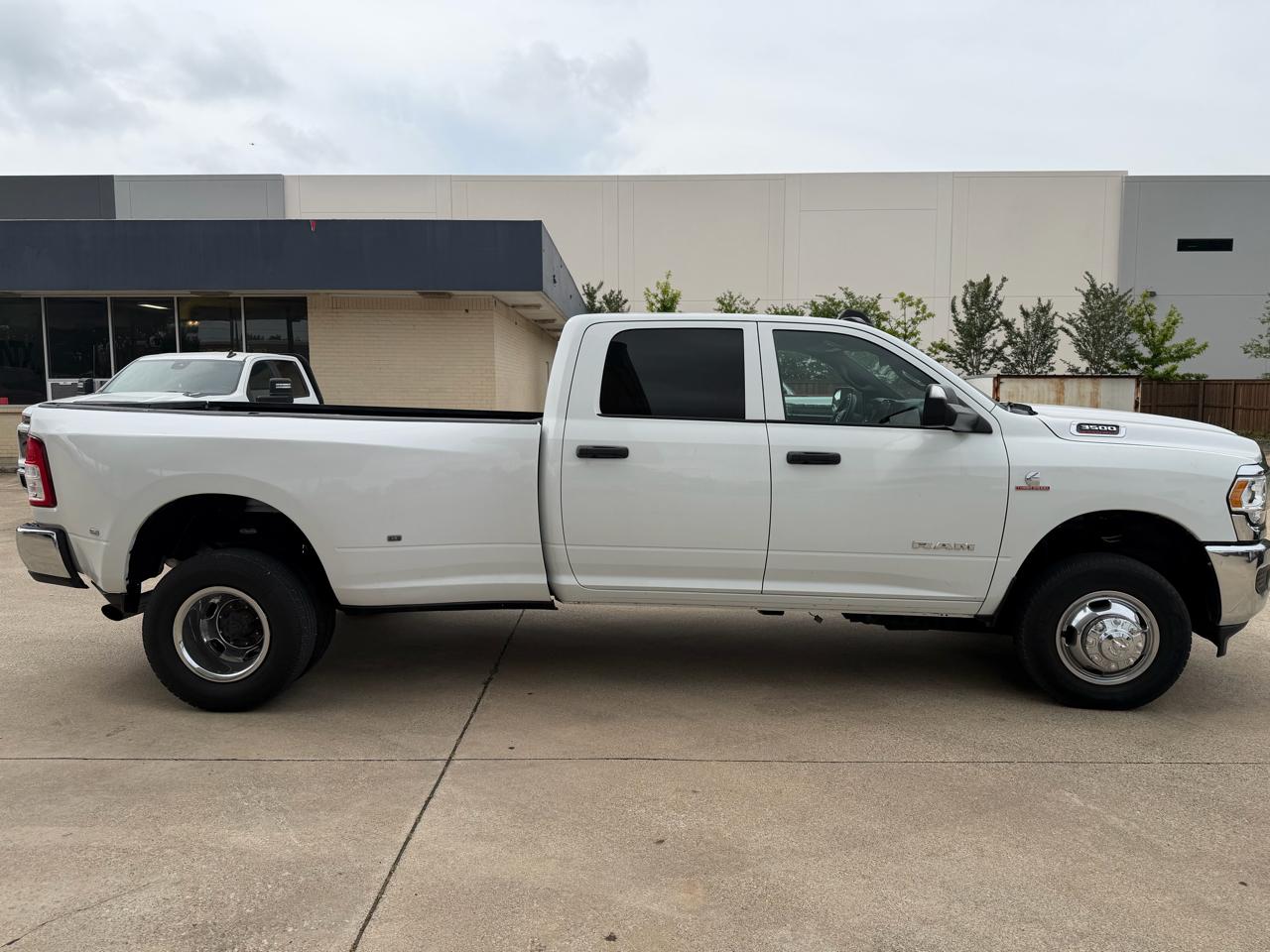 RAM 3500 Tradesman Crew Cab 4WD DRW 2022