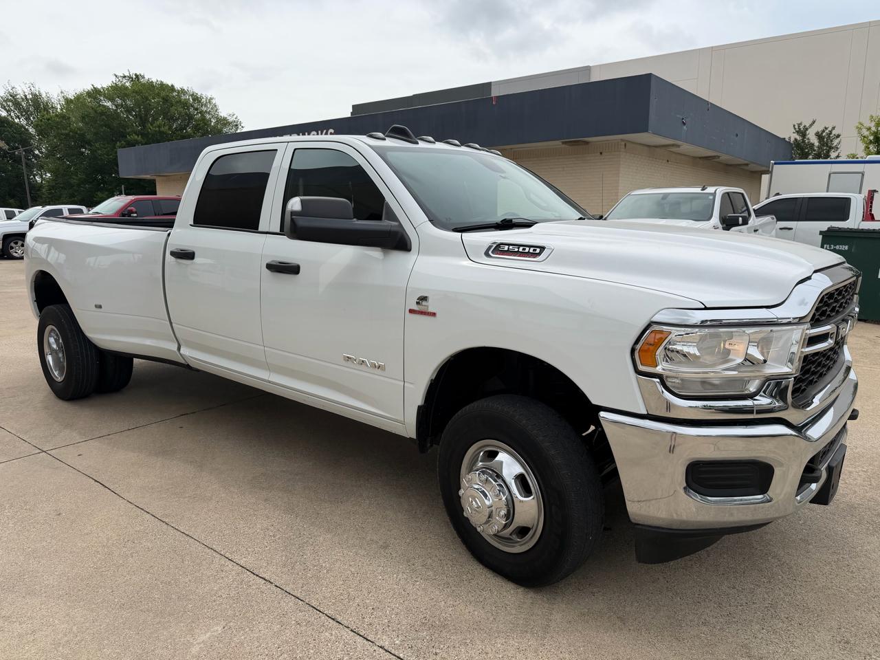 RAM 3500 Tradesman Crew Cab 4WD DRW 2022