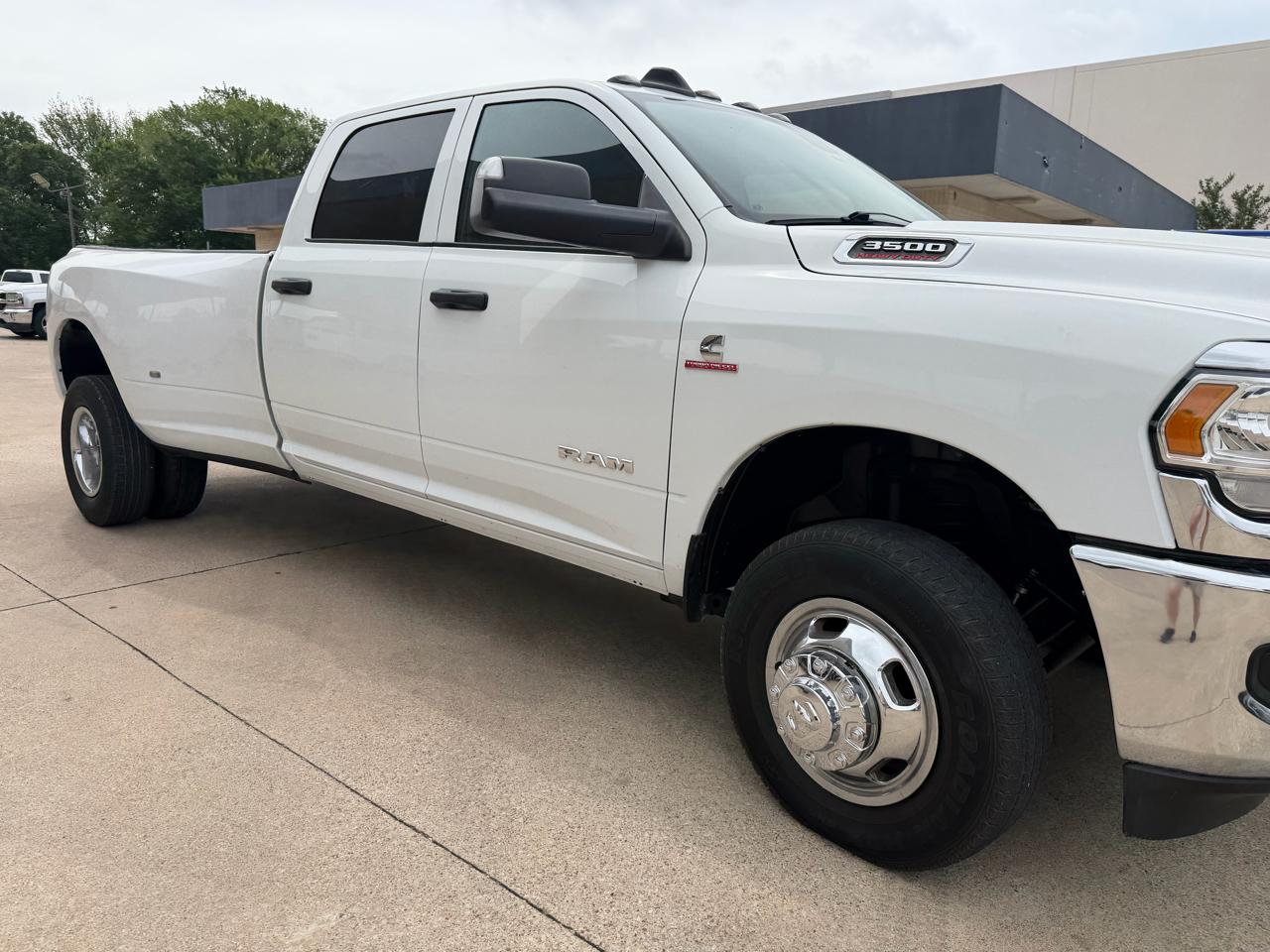 RAM 3500 Tradesman Crew Cab 4WD DRW 2022