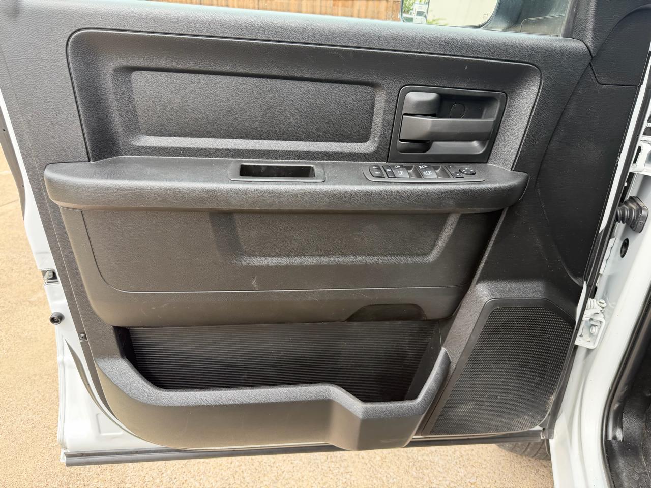 RAM 3500 Tradesman Crew Cab 4WD DRW 2022
