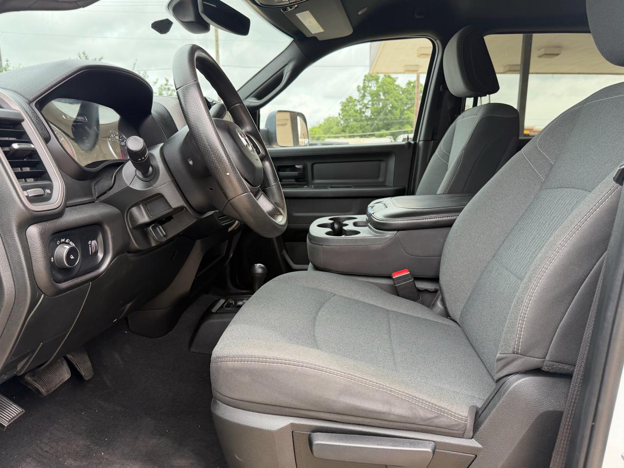 RAM 3500 Tradesman Crew Cab 4WD DRW 2022