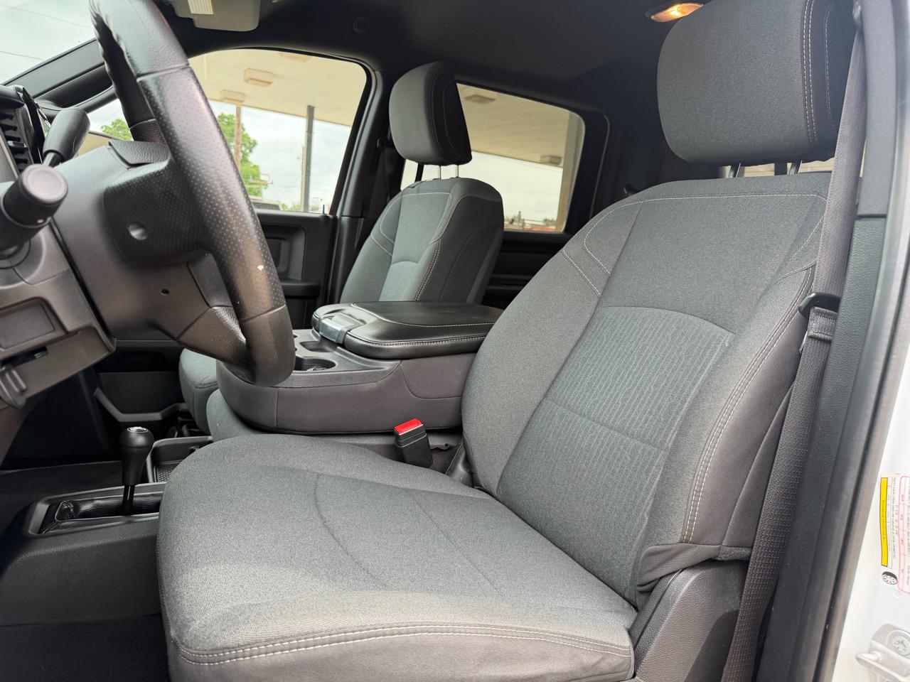 RAM 3500 Tradesman Crew Cab 4WD DRW 2022
