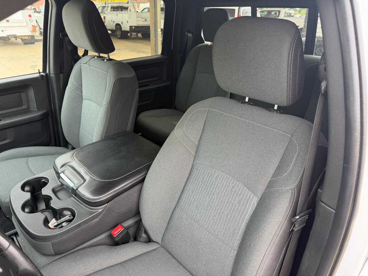 RAM 3500 Tradesman Crew Cab 4WD DRW 2022