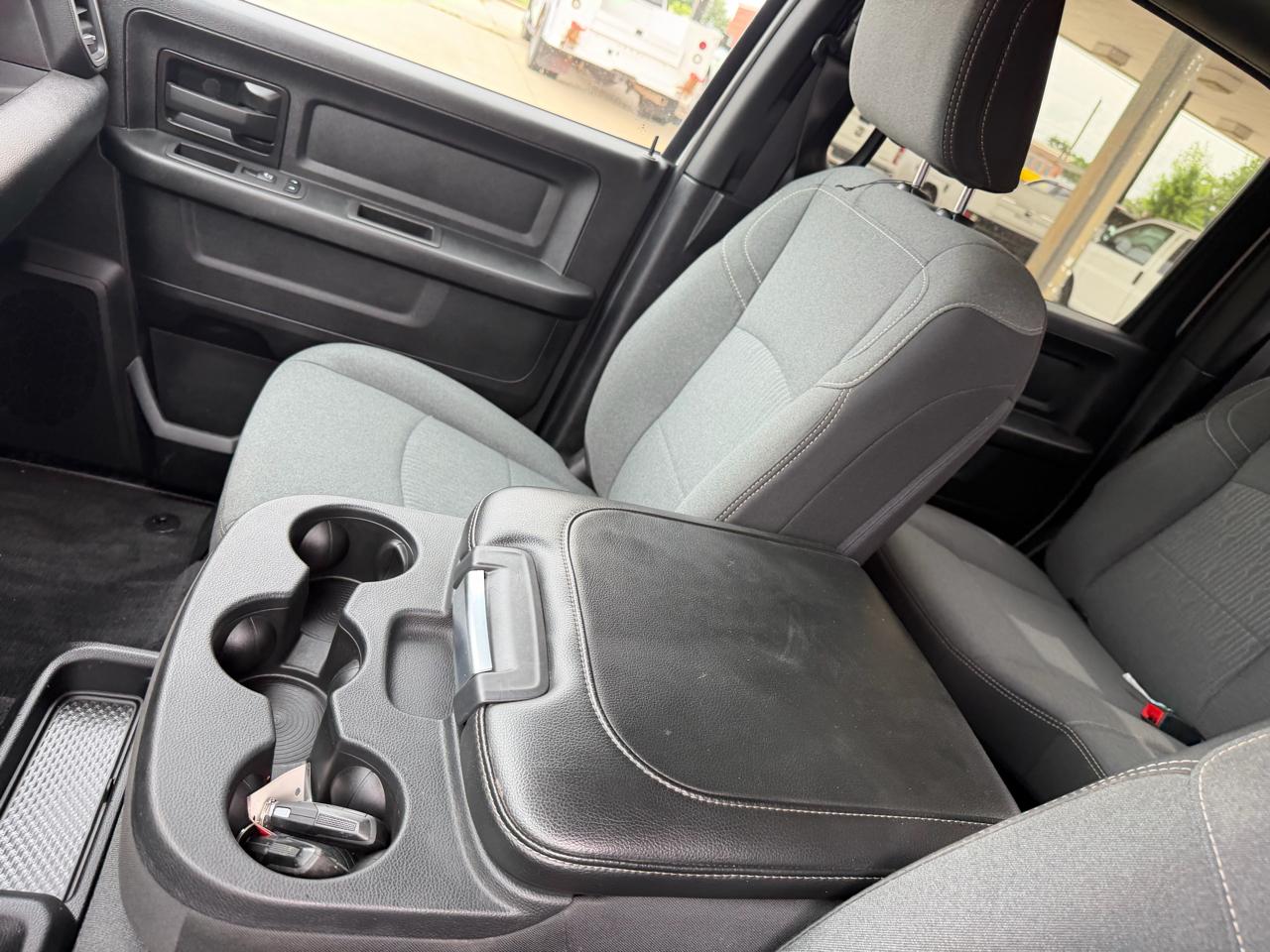 RAM 3500 Tradesman Crew Cab 4WD DRW 2022