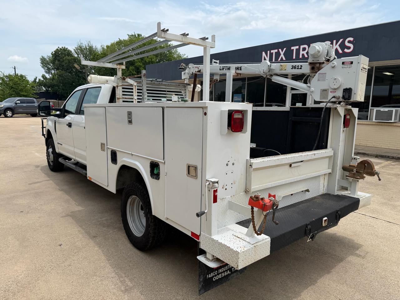 Ford F-350 SD XL Crew Cab Long Bed DRW 4WD 2022
