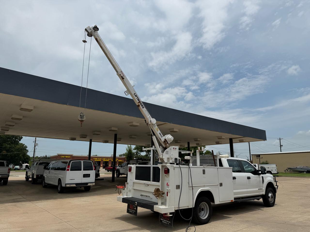 Ford F-350 SD XL Crew Cab Long Bed DRW 4WD 2022