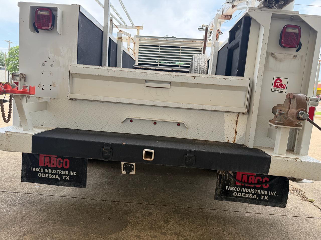 Ford F-350 SD XL Crew Cab Long Bed DRW 4WD 2022