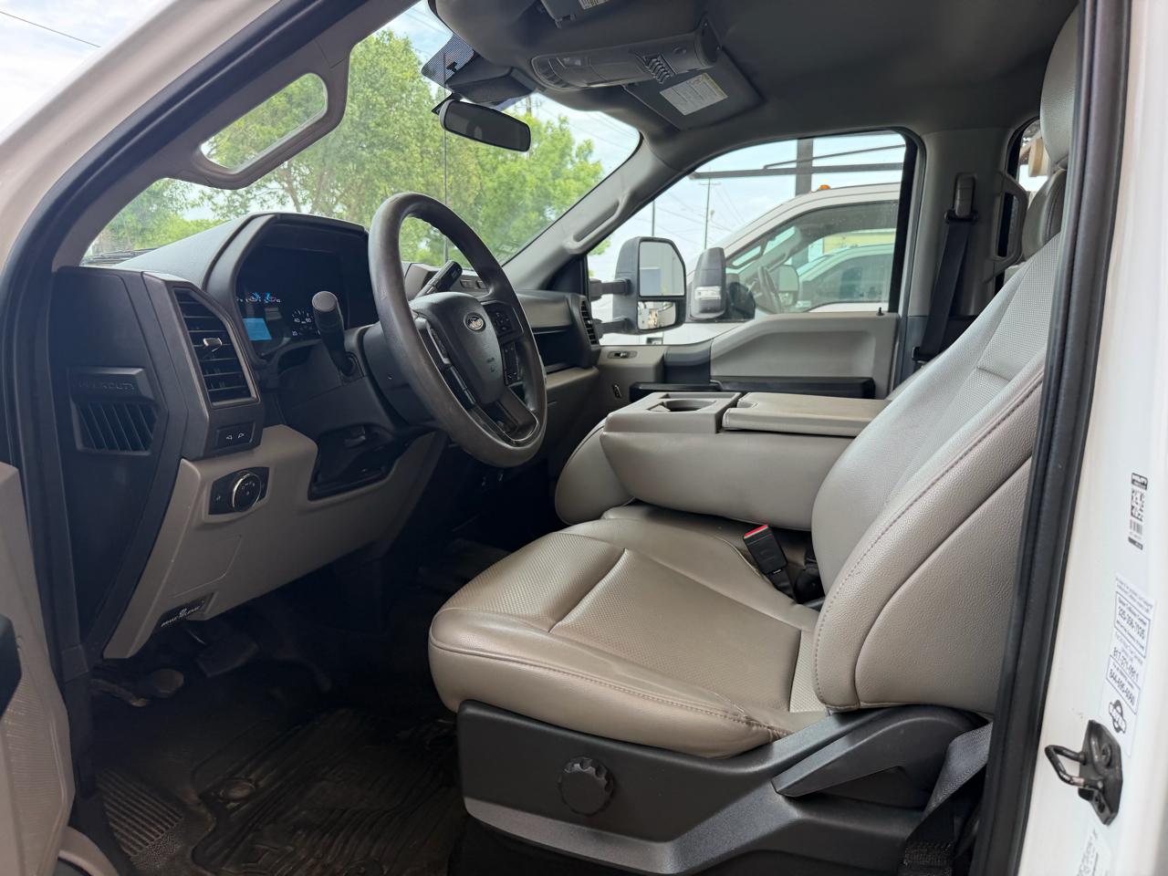 Ford F-350 SD XL Crew Cab Long Bed DRW 4WD 2022