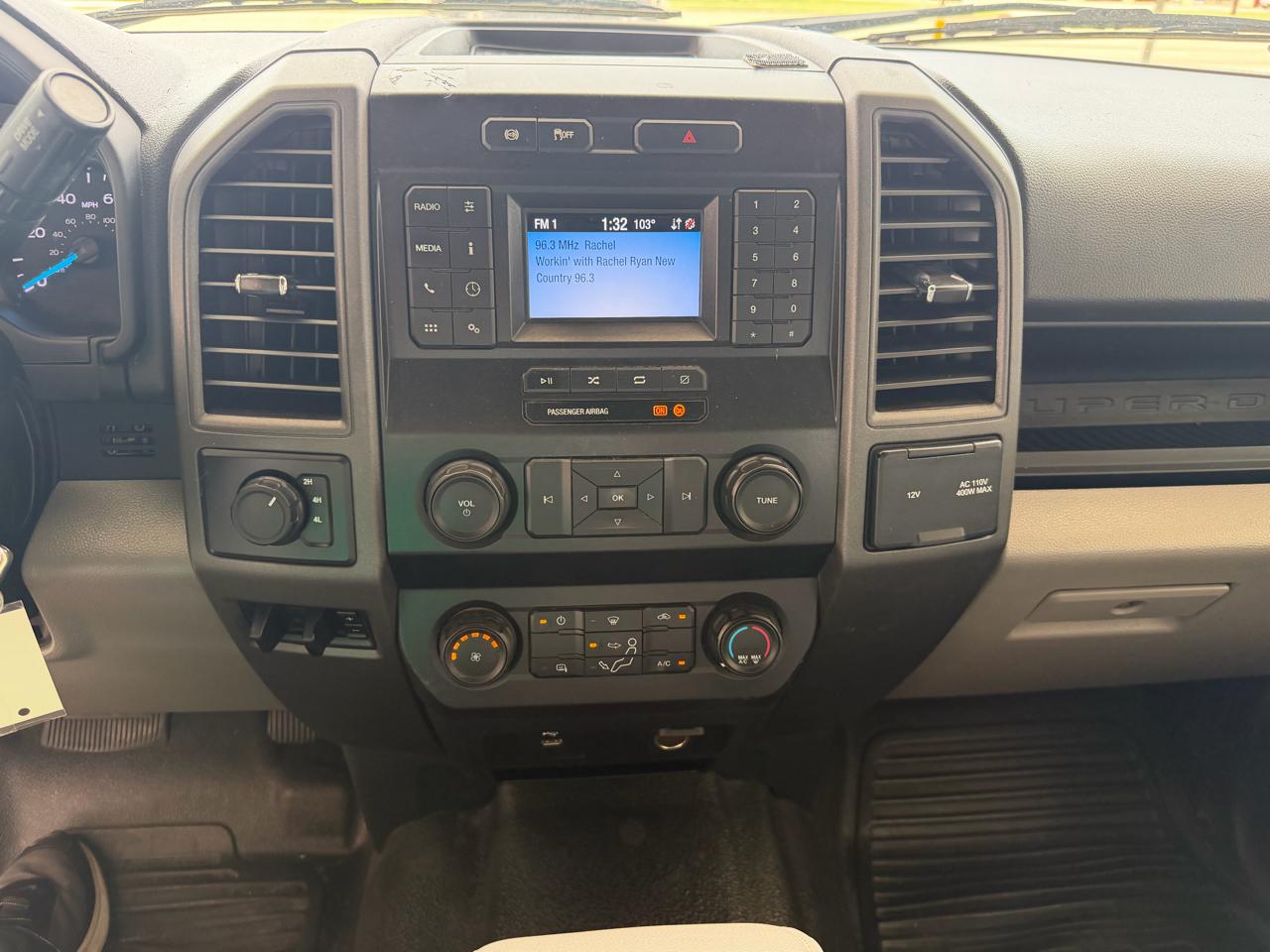 Ford F-350 SD XL Crew Cab Long Bed DRW 4WD 2022