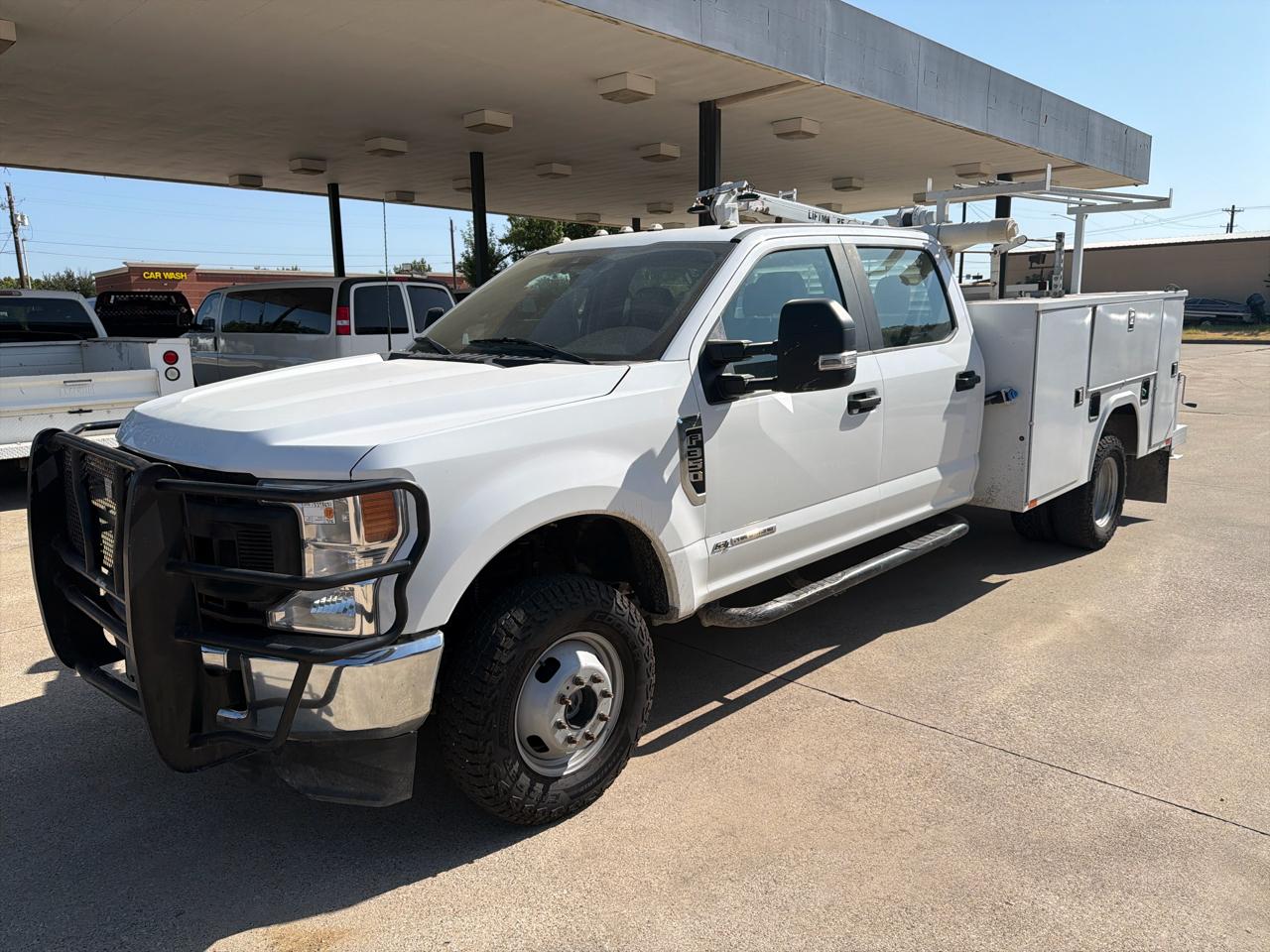 Ford F-350 SD XL Crew Cab Long Bed DRW 4WD 2022