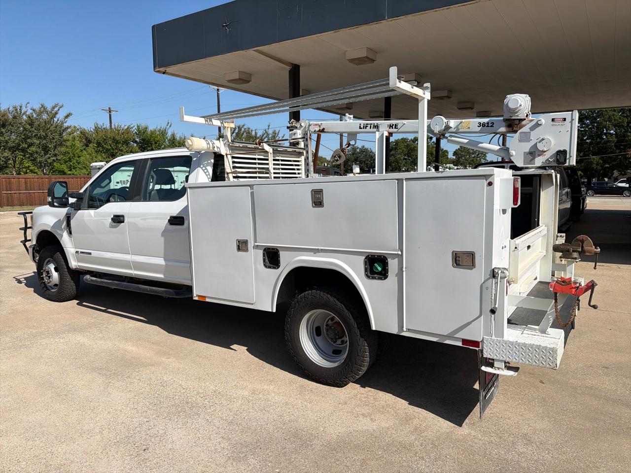 Ford F-350 SD XL Crew Cab Long Bed DRW 4WD 2022