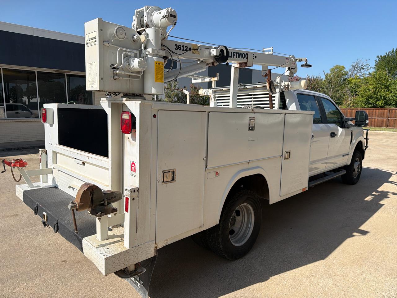 Ford F-350 SD XL Crew Cab Long Bed DRW 4WD 2022