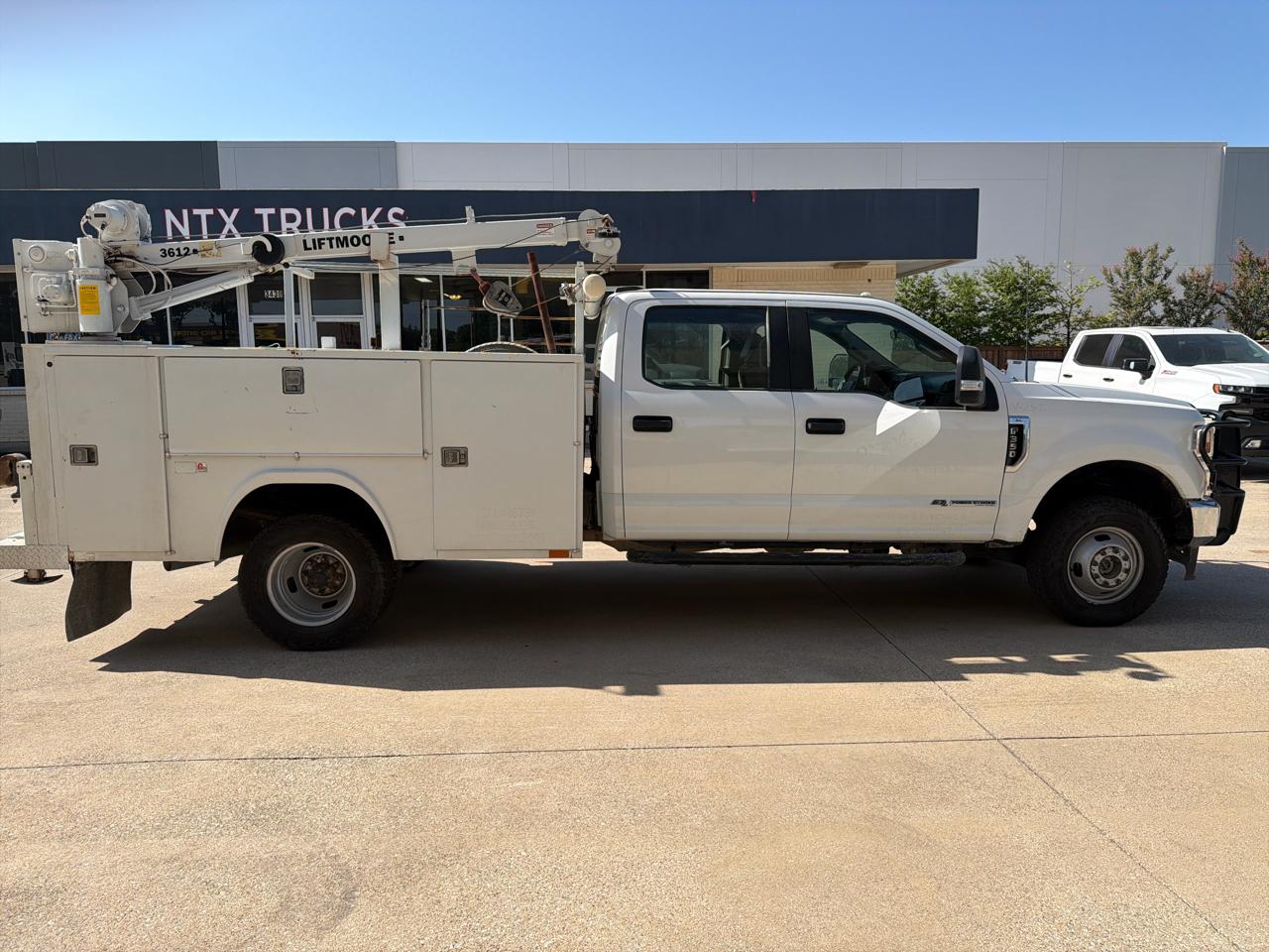 Ford F-350 SD XL Crew Cab Long Bed DRW 4WD 2022