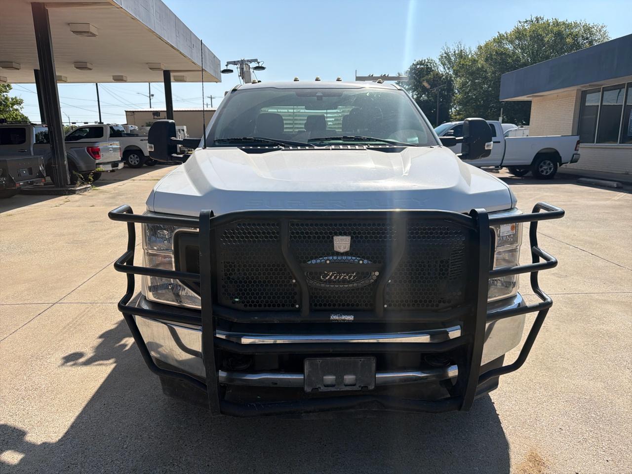 Ford F-350 SD XL Crew Cab Long Bed DRW 4WD 2022