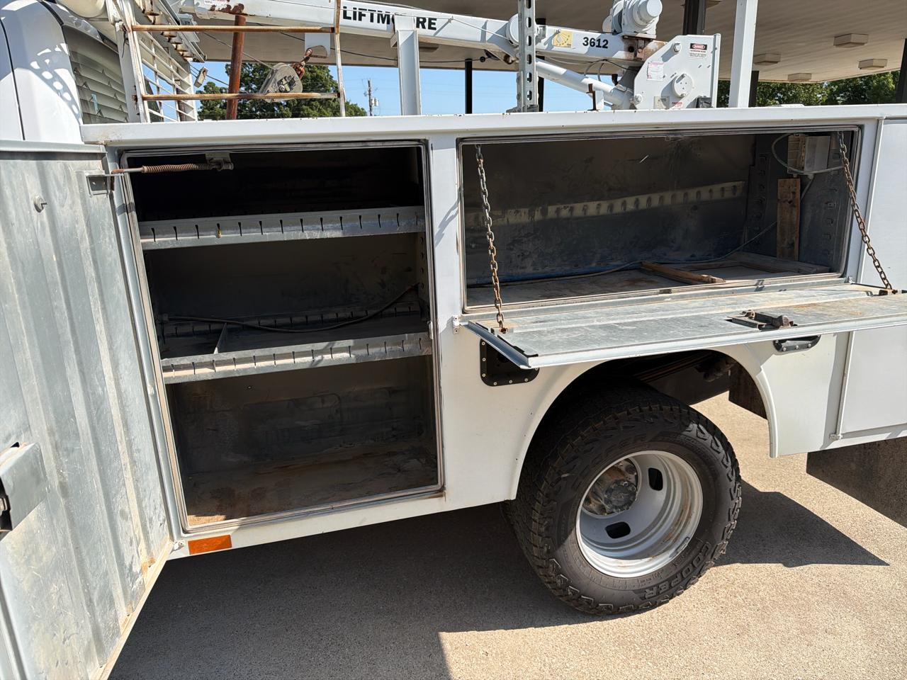 Ford F-350 SD XL Crew Cab Long Bed DRW 4WD 2022