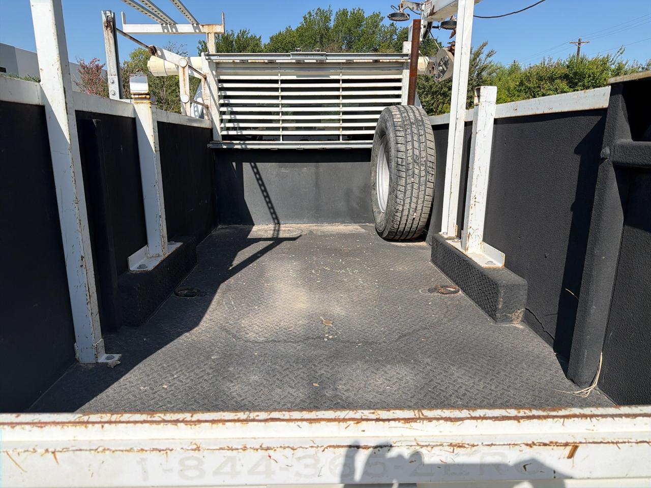 Ford F-350 SD XL Crew Cab Long Bed DRW 4WD 2022