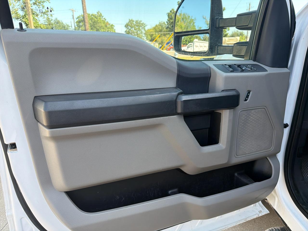 Ford F-350 SD XL Crew Cab Long Bed DRW 4WD 2022