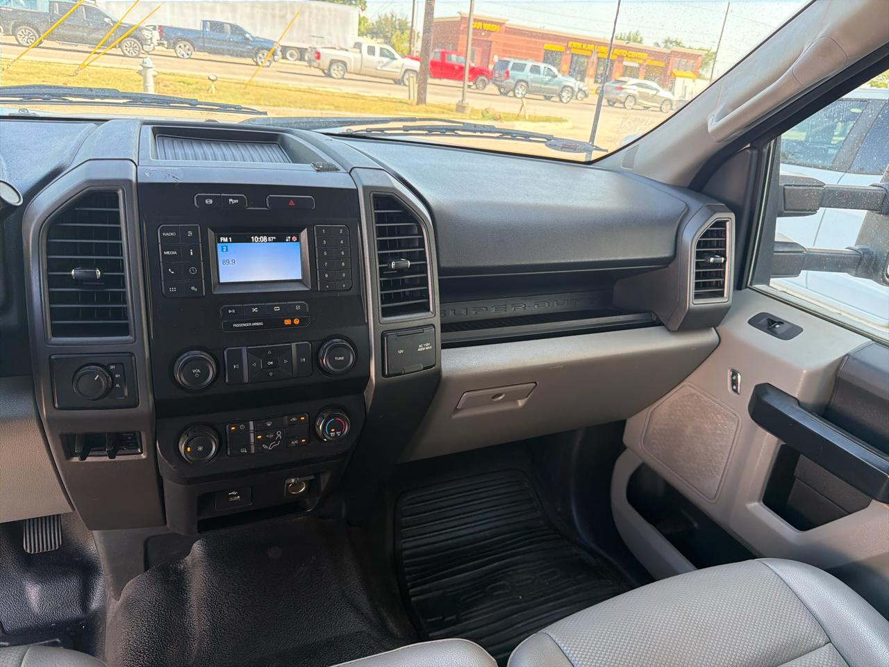 Ford F-350 SD XL Crew Cab Long Bed DRW 4WD 2022