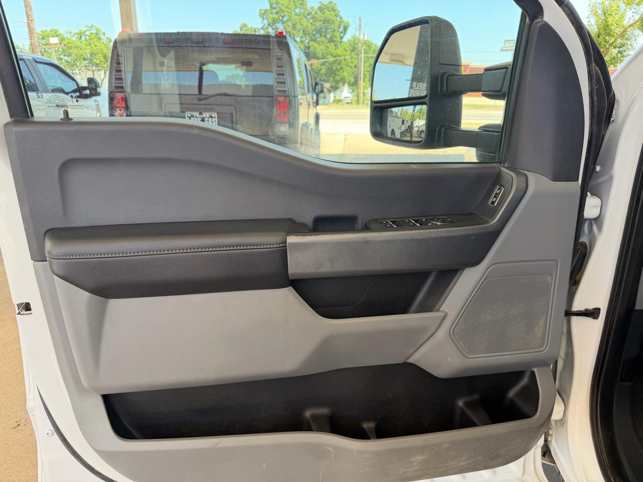 Ford F-350 SD XLT Crew Cab Long Bed DRW 4WD 2023