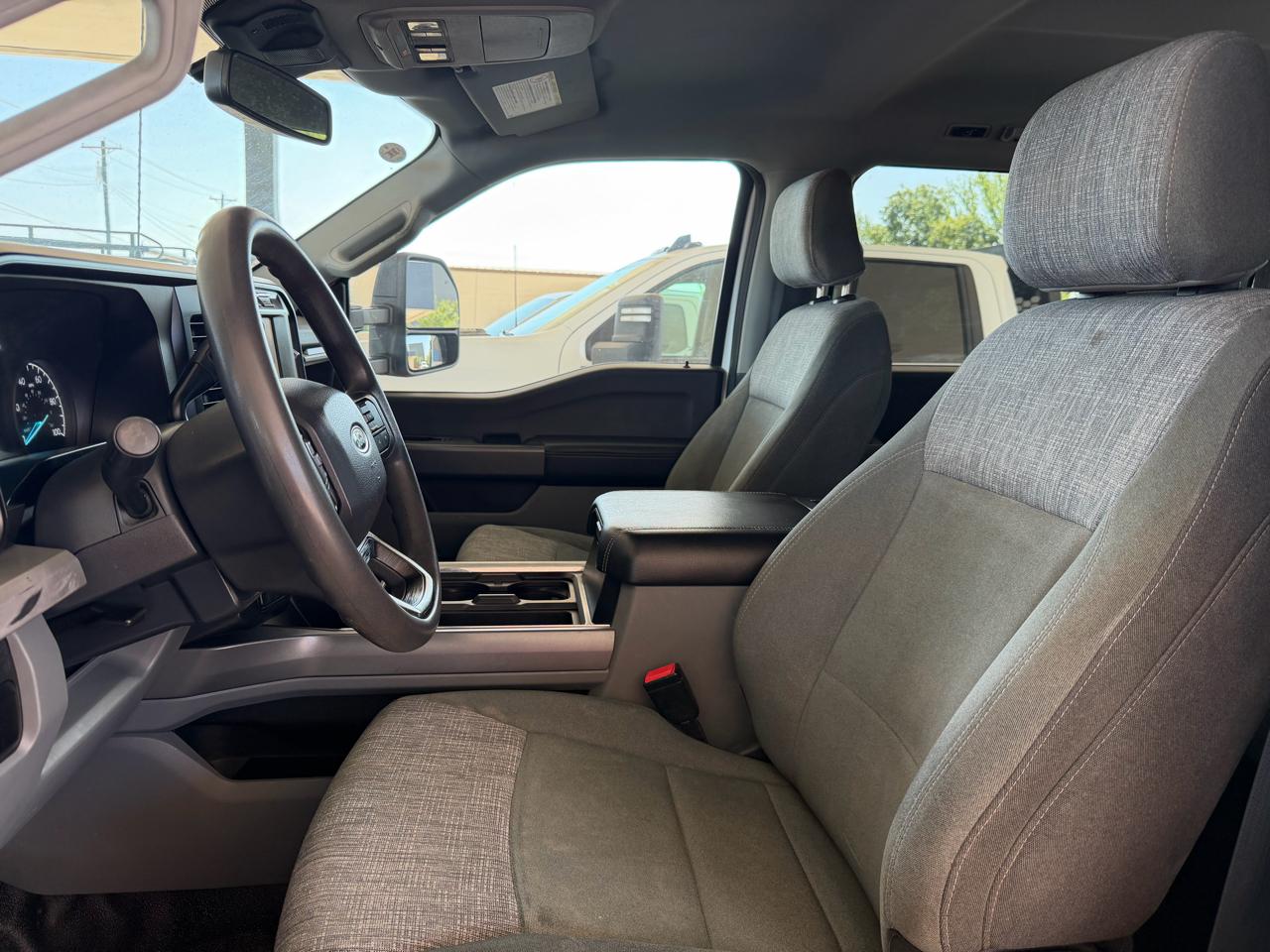 Ford F-350 SD XLT Crew Cab Long Bed DRW 4WD 2023