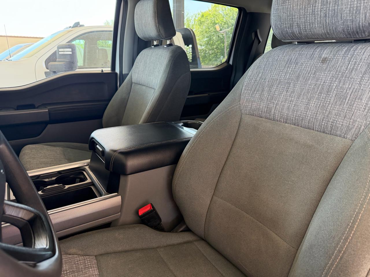 Ford F-350 SD XLT Crew Cab Long Bed DRW 4WD 2023