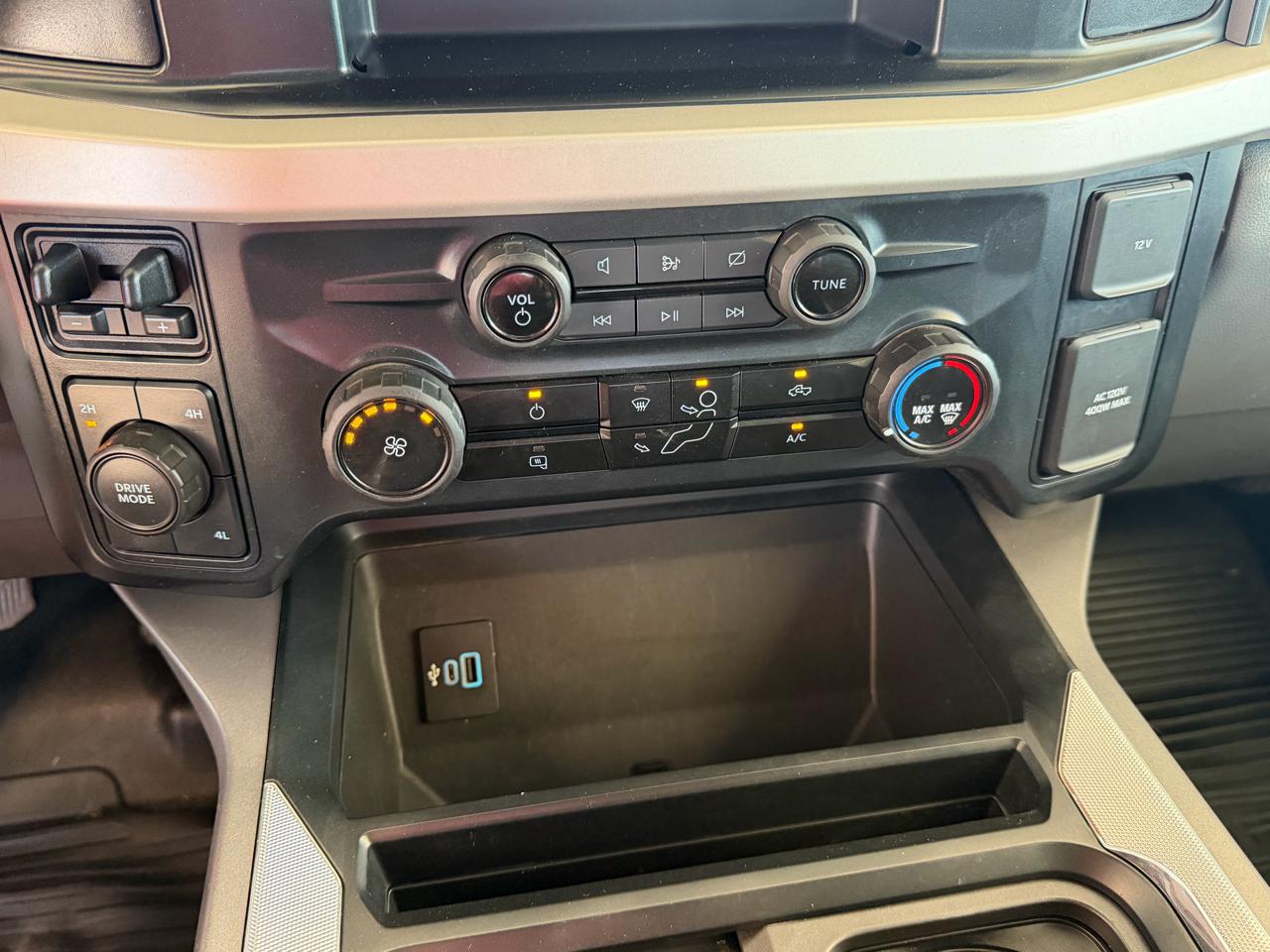 Ford F-350 SD XLT Crew Cab Long Bed DRW 4WD 2023